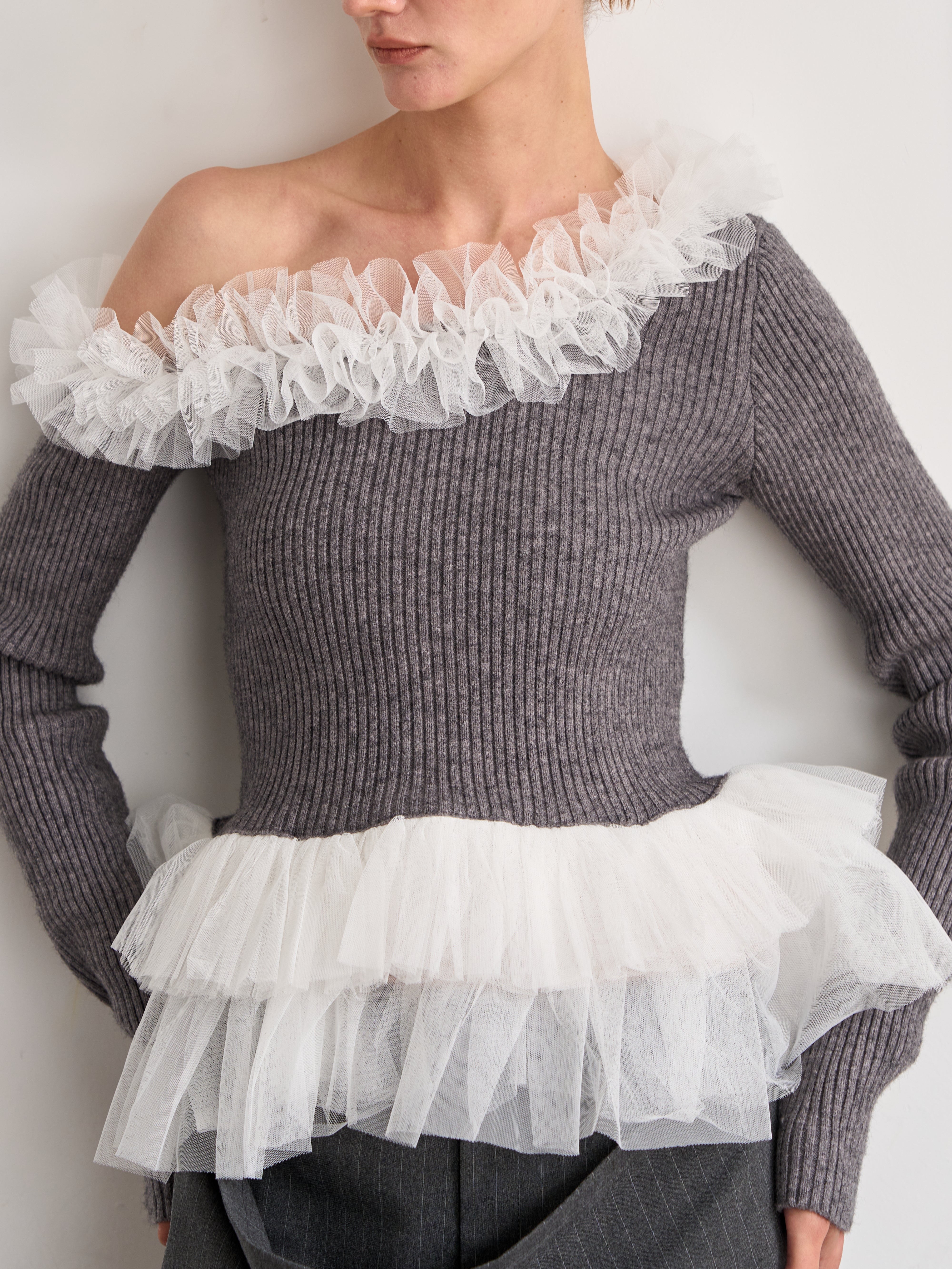 Asymmetry Tulle Knit Top　
