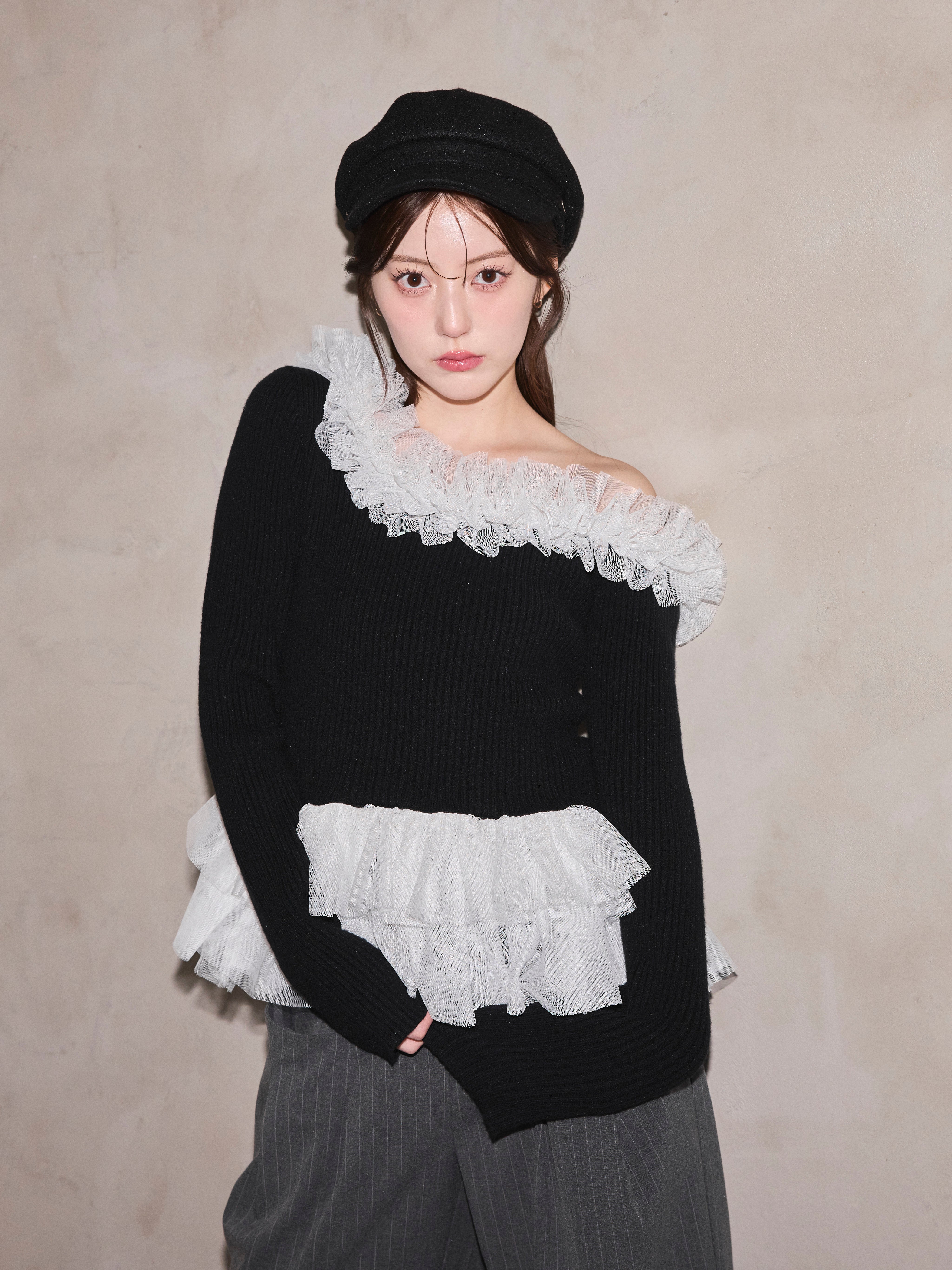 Asymmetry Tulle Knit Top　