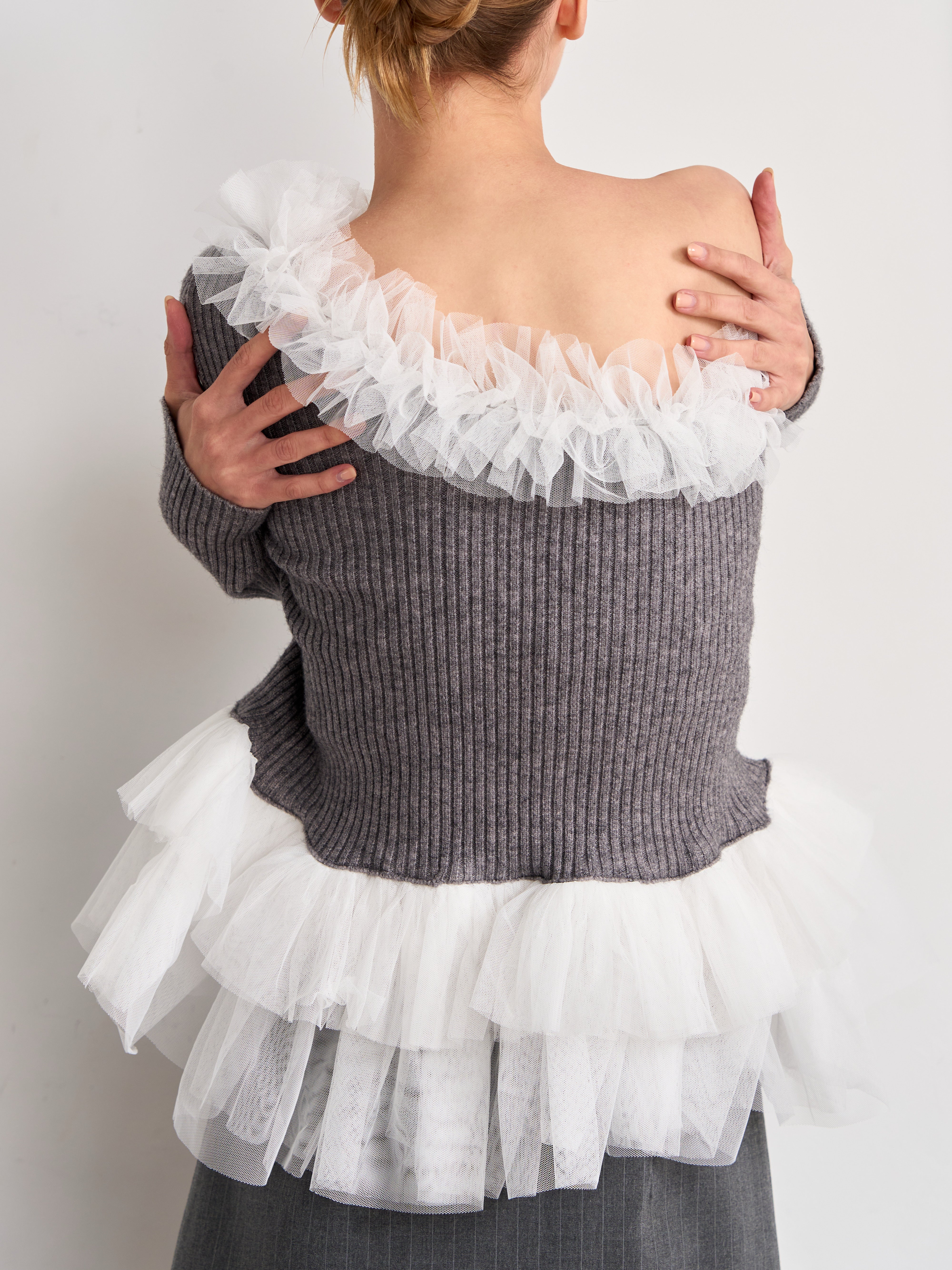Asymmetry Tulle Knit Top　