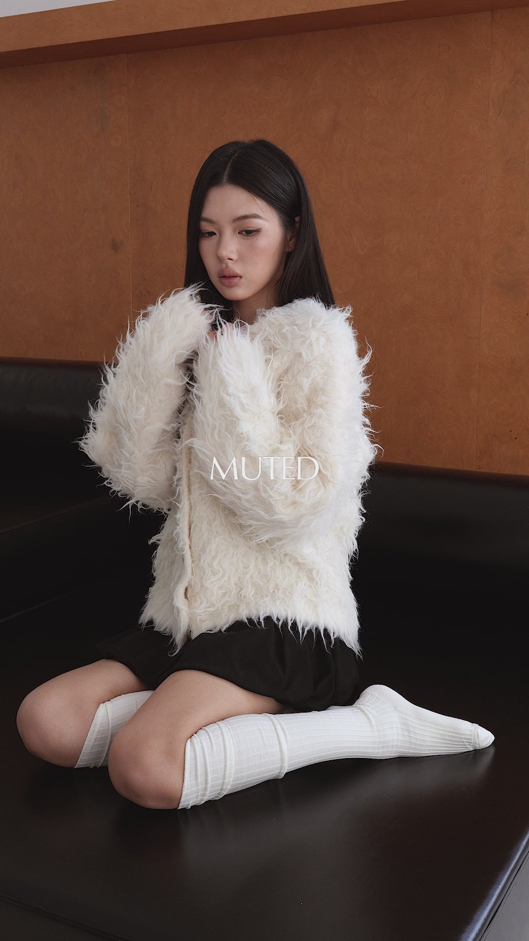 ビデオをロード: shaggy Wool Cardigan